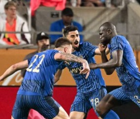 世俱杯史诗之战：新月4-3淘汰曼城，FIFA主席惊讶不已