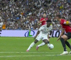 一场2-1！让巴萨有压力了：皇马主场逆转+赛季3连胜，西甲领跑